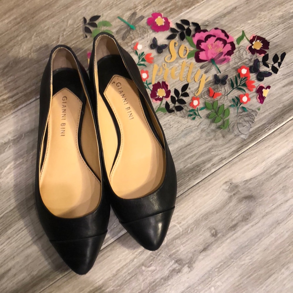 Gianni Bini Black Flats Sz 6.5